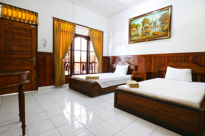 普里努沙海滩酒店(Puri Nusa Beach Hotel)