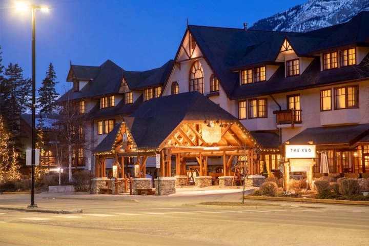 班夫驯鹿住宿温泉酒店(Banff Caribou Lodge & Spa)