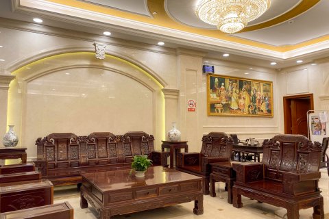 高州宏大商务酒店(潘州广场店)