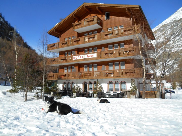 思凯因斯凯奥特运动酒店(Ski-in/Ski-Out Hotel Sport)