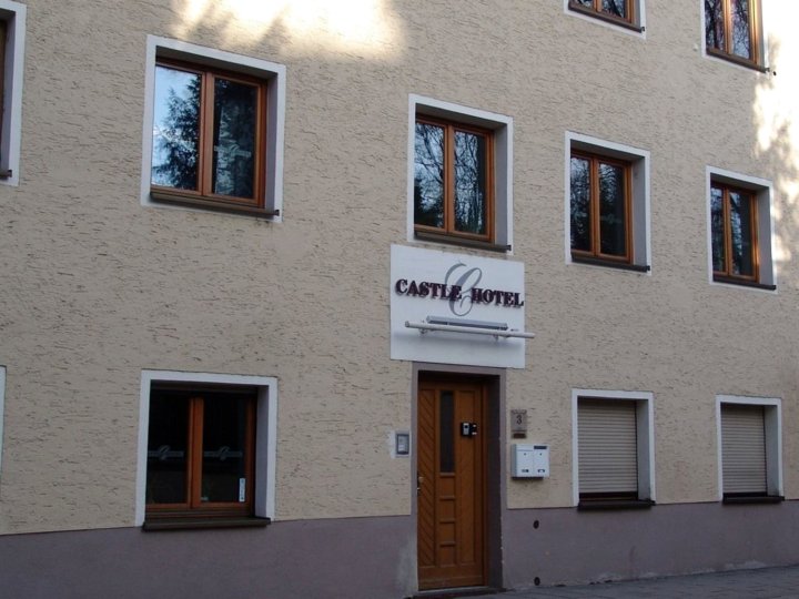 卡斯特尔酒店(Castle Hotel)