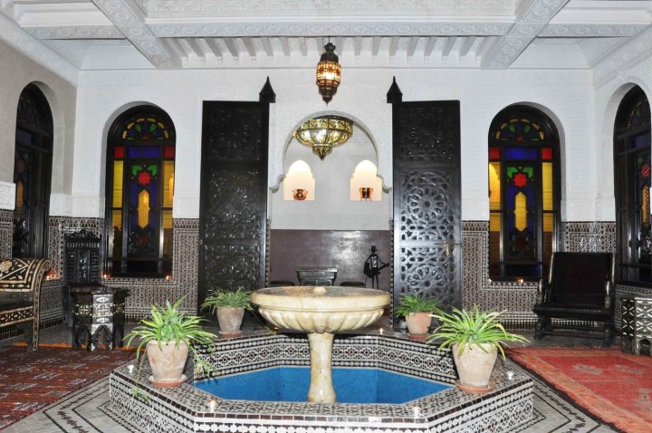 马拉喀什拉米亚摩洛哥传统庭院住宅(Riad Lamya Marrakech)