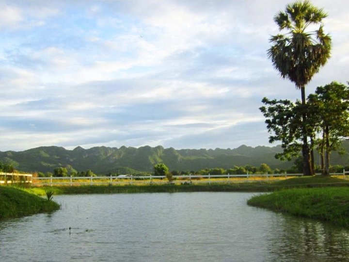 休息站度假村(Rest Stop Resort)