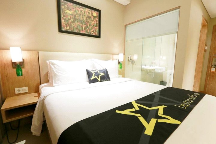 黄星格雅安酒店(Yellow Star Gejayan Hotel)