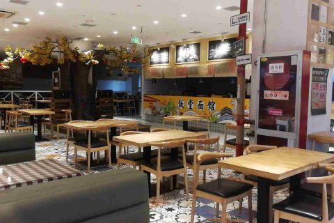 西安钟楼公寓(西安回民街钟楼地铁站店)