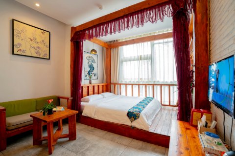 资兴墨印东江精品酒店