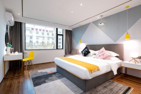 爱丽酒店(琼海市中心环球春天广场店)