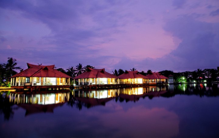 阿勒皮斯特林湖宫殿(Sterling Lake Palace Alleppey)