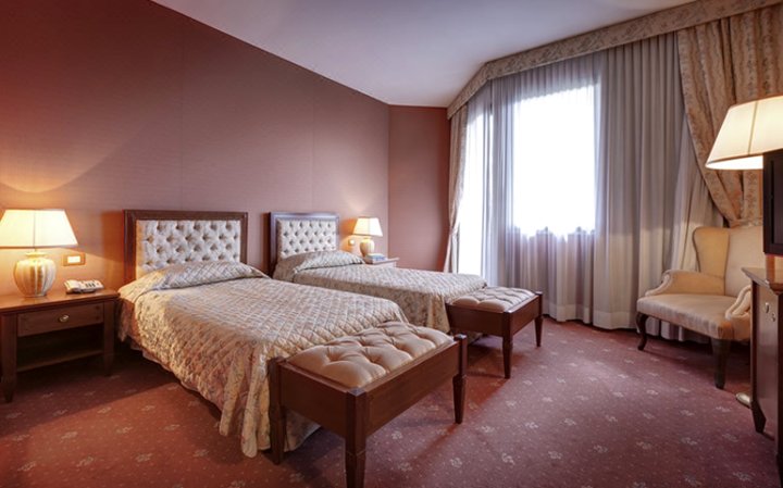 博尔戈皇宫酒店(Borgo Palace Hotel)