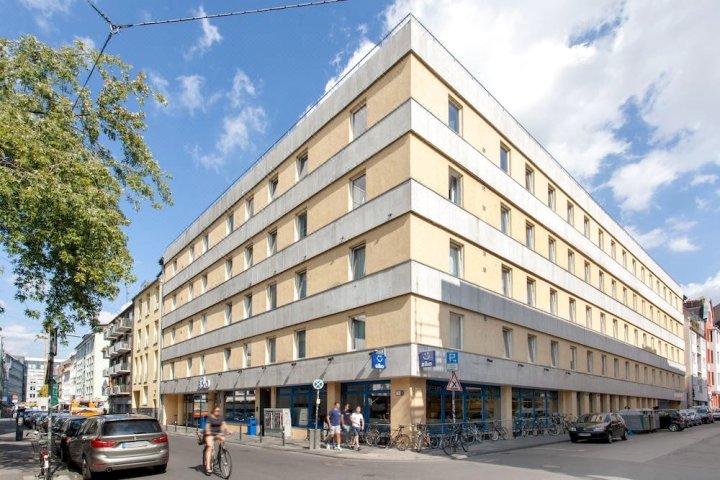 科隆诺伊马克特A&O经济型连锁酒店(a&o Köln Neumarkt)