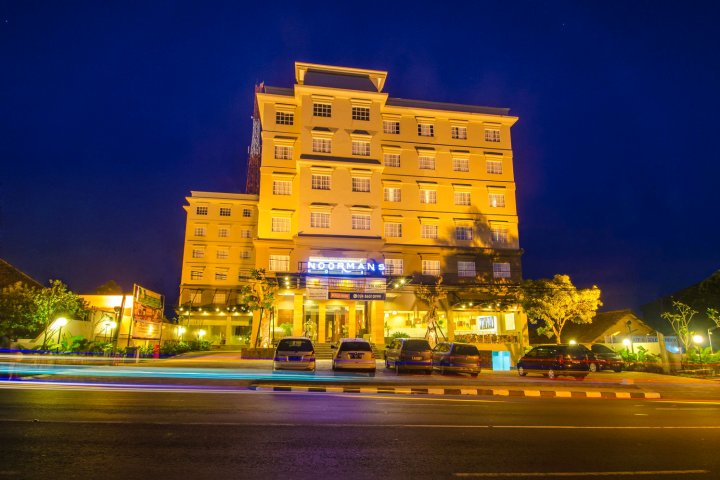 三堡垄港奴曼酒店(Noormans Hotel Semarang)