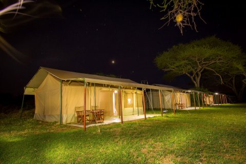 姬苏拉塞伦盖蒂帐篷营地酒店(Kisura Serengeti Tented Camp)