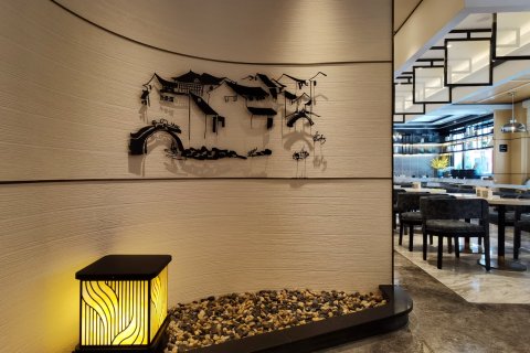 黄山屯溪新安江畔亚朵酒店