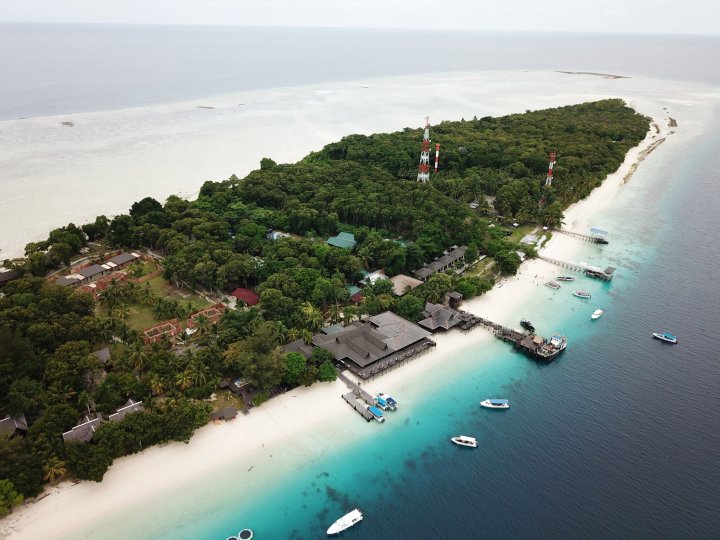 珊瑚礁潜水度假村(The Reef Dive Resort)