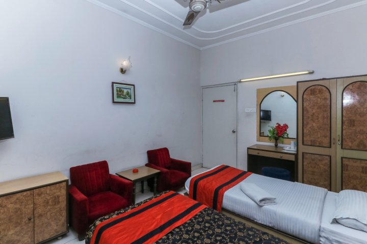 Mira Mandir Guest House