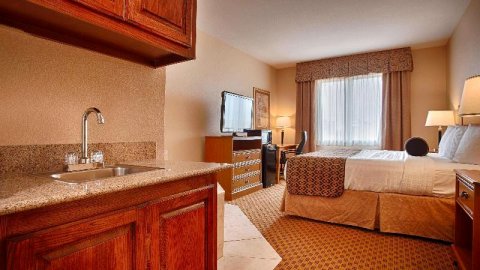 贝斯特韦斯特南部平原酒店及套房(Best Western South Plains Inn & Suites)