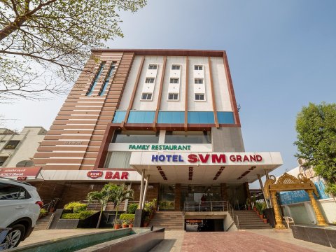 斯里文格曼巴大酒店(Hotel Sri Vengmamba Grand)