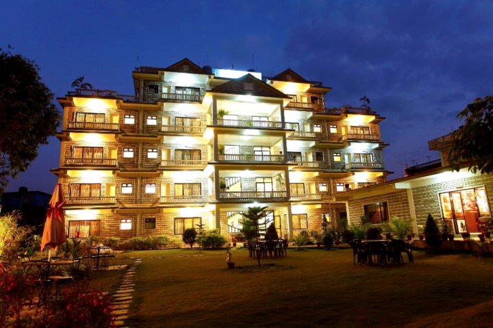 喜马拉雅皇冠酒店(Hotel Crown Himalayas)