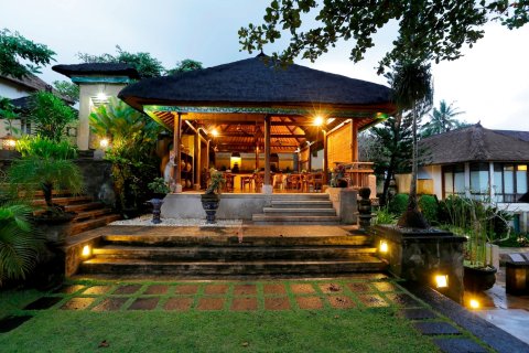 巴厘岛阿乐姆普瑞人文艺术酒店(Alam Puri Art Museum Resort & Spa Bali)