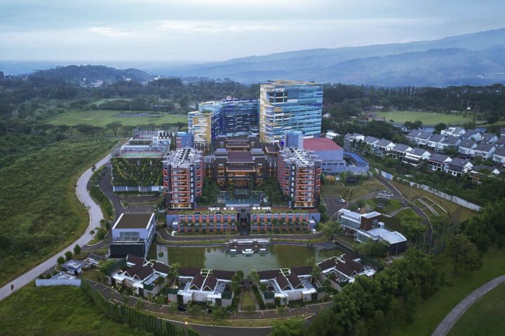 茂物阿斯顿桑图湖度假村和会议中心(ASTON Sentul Lake Resort & Conference Center)