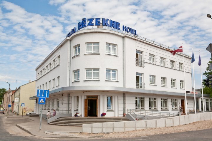 涅日克内可隆纳酒店(Kolonna Hotel Rēzekne)