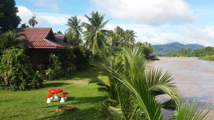 森加赫伦恩度假旅馆(Sengahloune Resort)