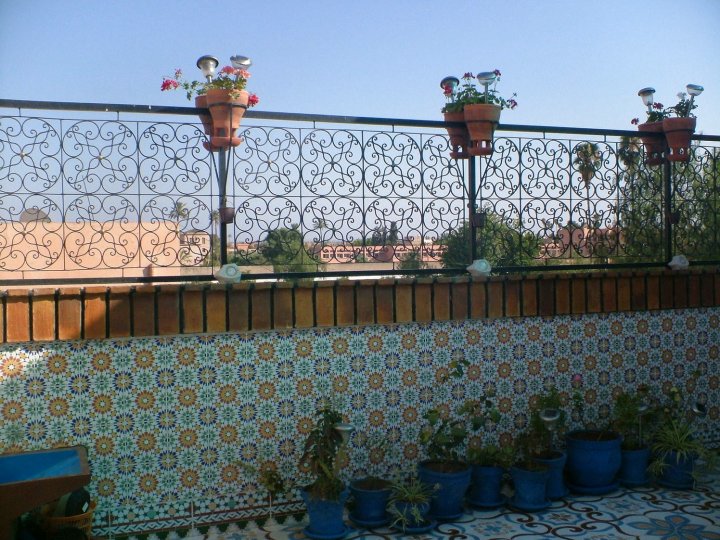 马拉喀什卡梅尔罗斯摩洛哥传统庭院(Riad Karmel Rose de Marrakech)