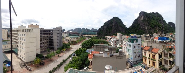 下龙科马克酒店(Kocmoc Ha Long)