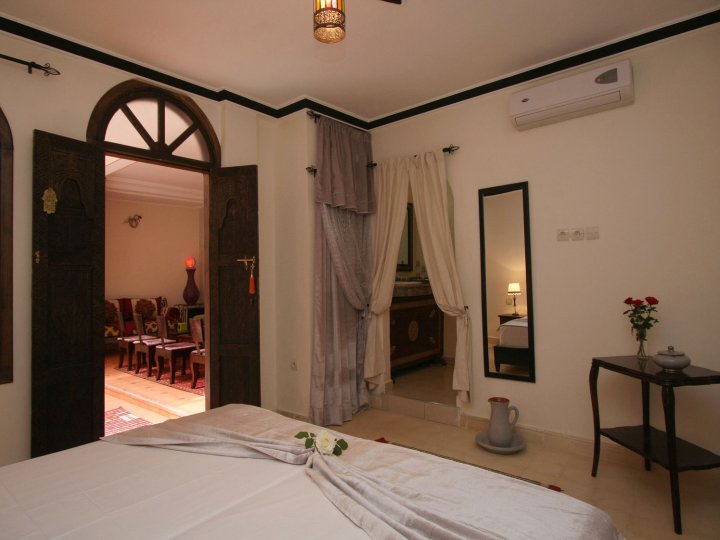 里亚德德拉赛马尼酒店(Riad De La Semaine)
