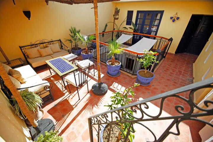马迪纳马拉卡治优美城景 3 居之家阳台酒店 - 附无线上网 - 离海滩 180 公里(3 Bedrooms House with City View Terrace and Wifi at Medina Marrakesh)