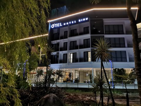 泗务奥特尔酒店(OTEL HOTEL SIBU)