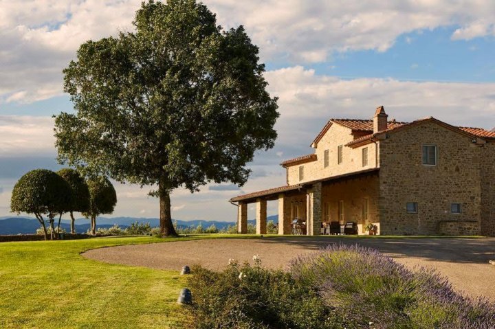 Villa Agazzi by PosarelliVillas