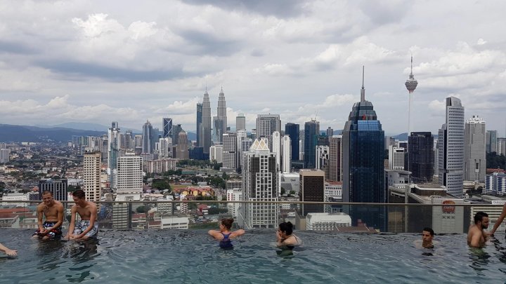 惊人屋顶景观雷加利亚吉隆坡酒店(Amazing Rooftop View at Regalia KL)