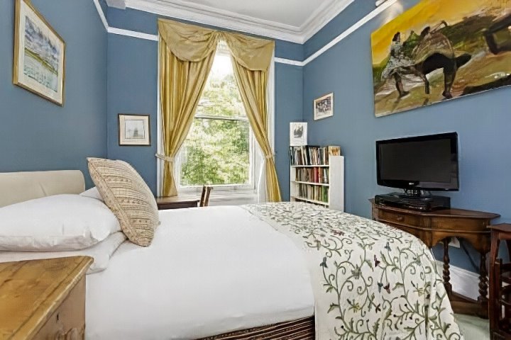 Veeve诺丁山林顿花园2床露台公寓(Veeve - Two Bedroom Apartment in Notting Hill)