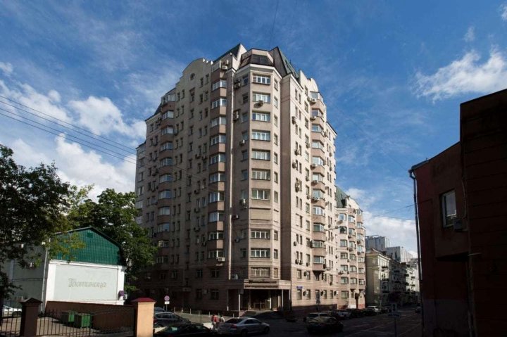 吉尔雅罗夫斯克格豪华公寓4号(Lux Apartments Gilyarovskogo, 4)