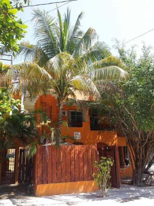 贝里之家宾馆 - 加勒比海风格(Berry House - Caribbean Style)