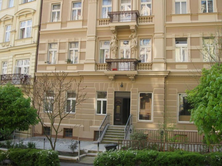 萨多瓦公寓(Apartment Sadova)