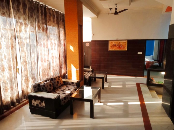克里希纳住宅酒店(Hotel Krishna Residency)
