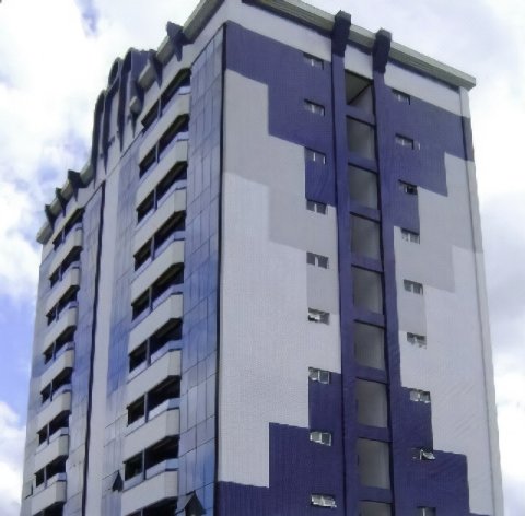 圣若泽杜斯皮尼艾斯阿斯特隆套房酒店(Astron Suítes São José dos Pinhais)