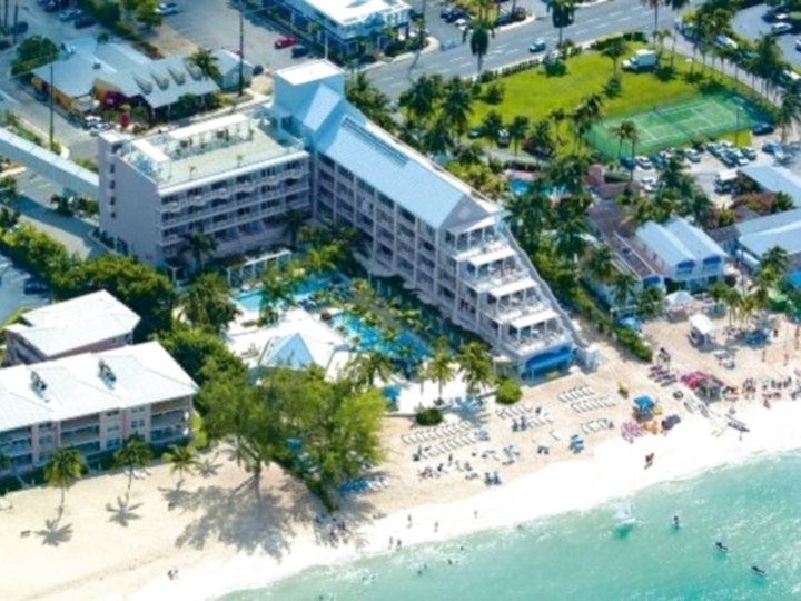 大开曼海滩套房(Grand Cayman Beach Suites)