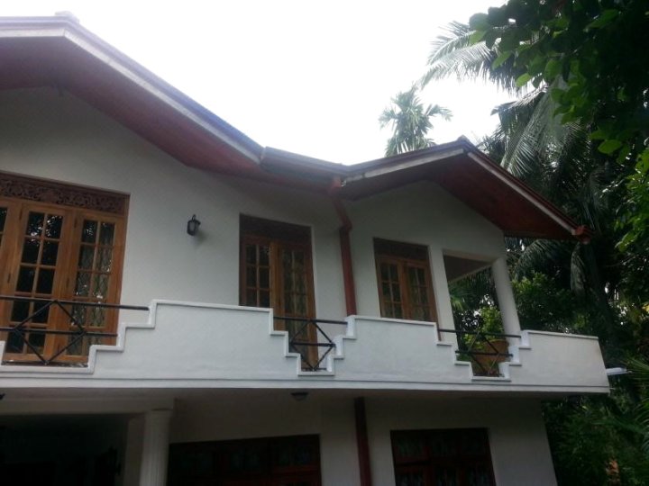 Uyan Apartment