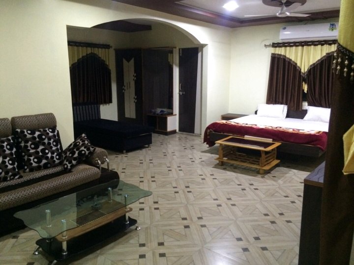 Hotel Silver Residency