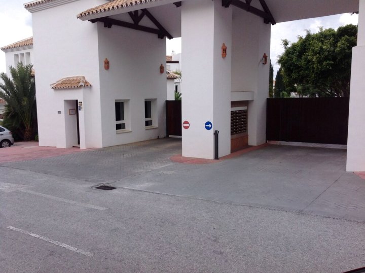 杜克棕榈海滩马贝拉公寓酒店(Apartamentos Duque Palm Beach Marbella)