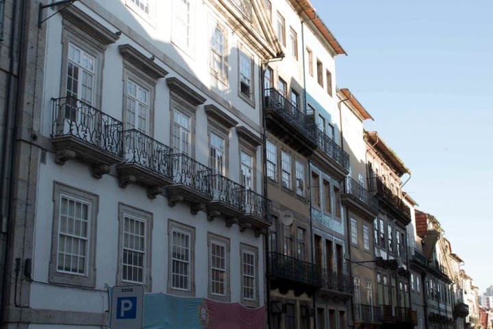 梅克波尔图里贝伊拉地方梅克酒店(Merc Porto Ribeira's Up place)