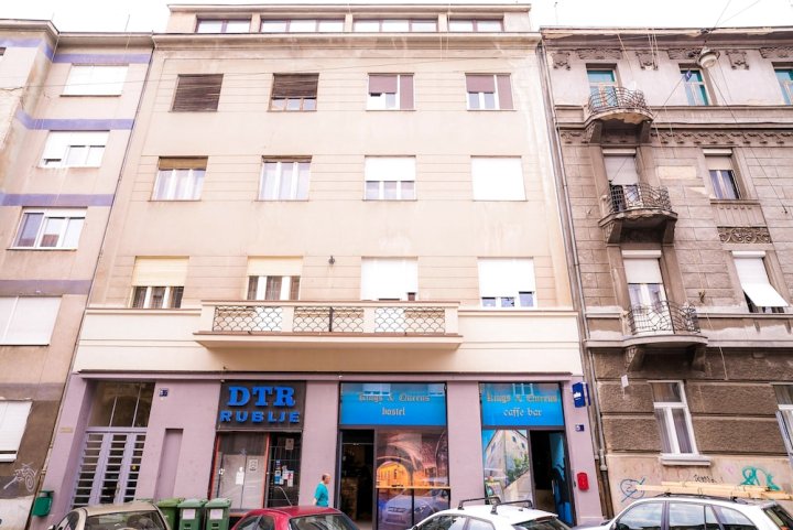 萨格勒布开放式公寓酒店 - 附装潢阳台及无线上网(Studio in Zagreb, with Furnished Terrace and Wifi)