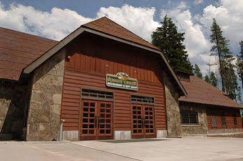 马扎码村小屋酒店(The Cabins at Mazama Village)