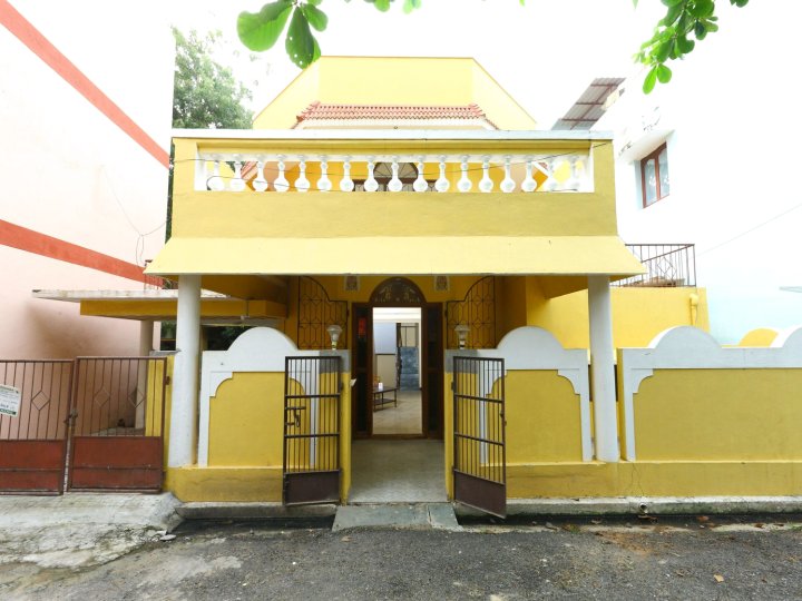 OYO 9833 雷迪埃帕连 3BHK 之家酒店(OYO 9833 Home 3BHK Reddiyarpalayam)