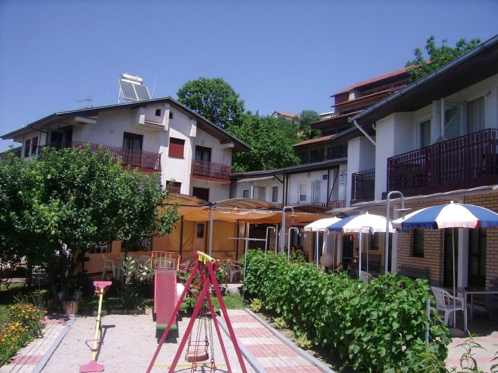 尼可拉奥赫里德旅馆(Villa Nikola Ohrid)