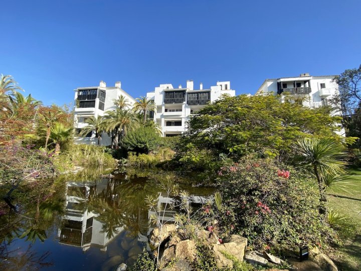 Jardines de las Golondrinas Marbella with Sea Views