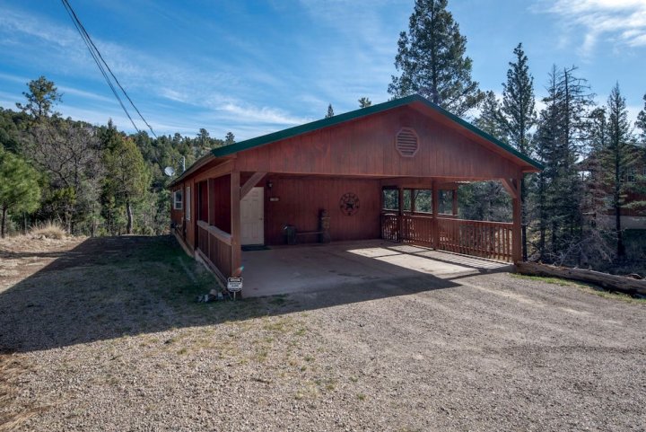 新墨西哥山松小屋三居小屋酒店(New Mexico Mountain Pines Cabin - Three Bedroom Cabin)